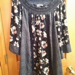 DR2 size 3X Navy Floral BOHO Peasant Top